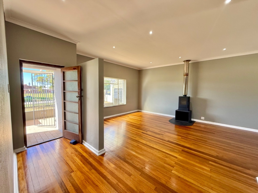 3 Bedroom Property for Sale in Kabega Park Eastern Cape